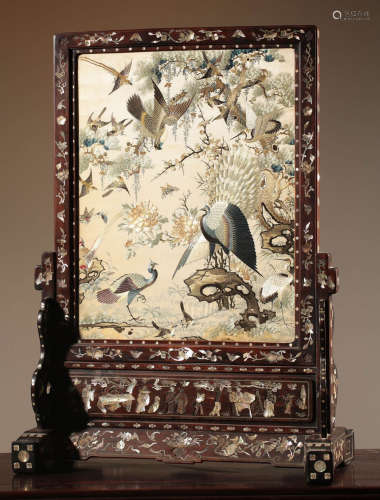 A SUANZHI WOOD WITH YUE EMBROIDERY SCREEN WITH RADEN