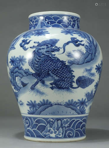 A BLUE&WHITE GLAZE JAR WITH BEAST PATTERN