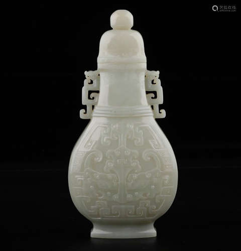 CHINESE CARVED HETIAN JADE VASE