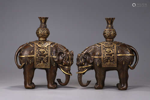 PAIR OF CHINESE GILT BRONZE ORNAMENT