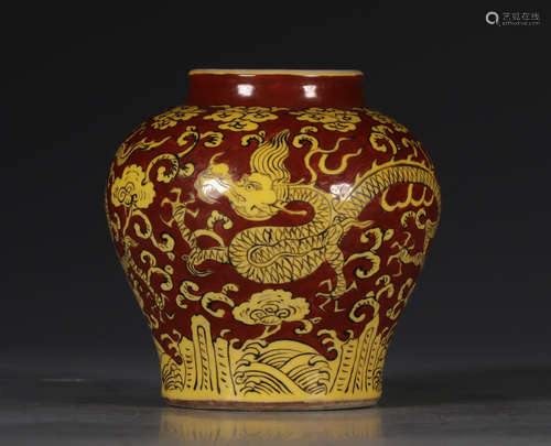 JIAJING MARK, CHINESE RED GLAZED YELLOW COLORED DRAGON JAR