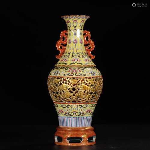 QIANLONG MARK, CHINESE YELLOW GROUND FAMILLE ROSE VASE