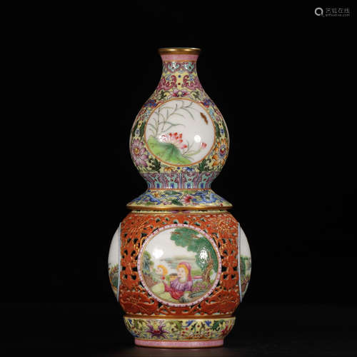 YONGZHENG MARK, CHINESE GILT FAMILLE ROSE GOURD VASE