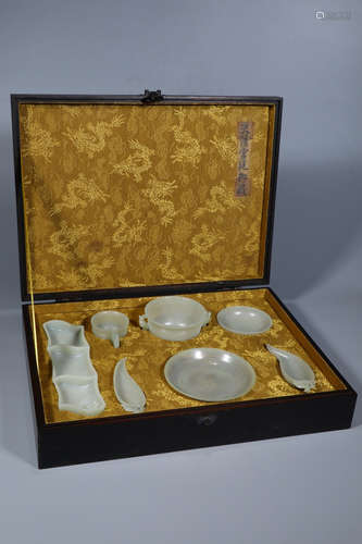 SET OF CHIENSE CARVED HETIAN JADE BRUSH UTILITIES