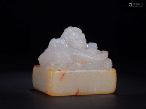 CHINESE CARVED HETIAN JADE SEAL