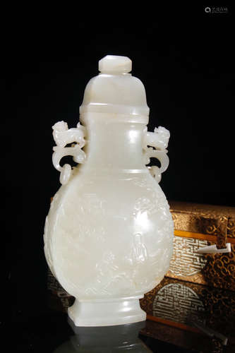 CHINESE CARVED HETIAN JADE VASE