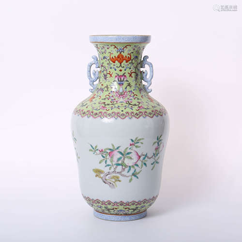 Jiaqing of Qing Dynasty       Pastel bottle