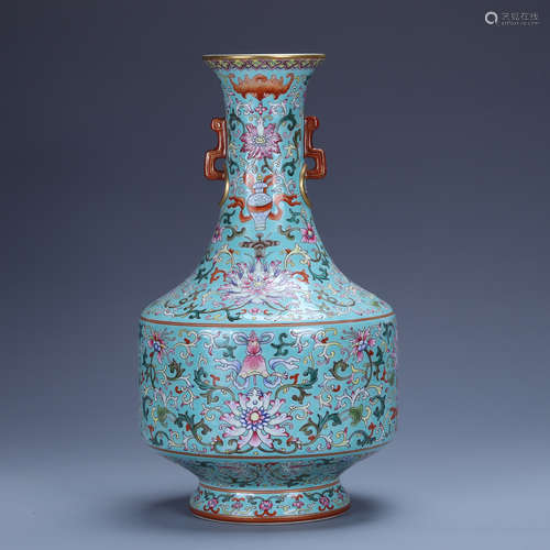 Qianlong of Qing Dynasty         Pink vase with lotus design