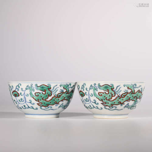 Qianlong of Qing Dynasty        A pair of small cups with dragon pattern