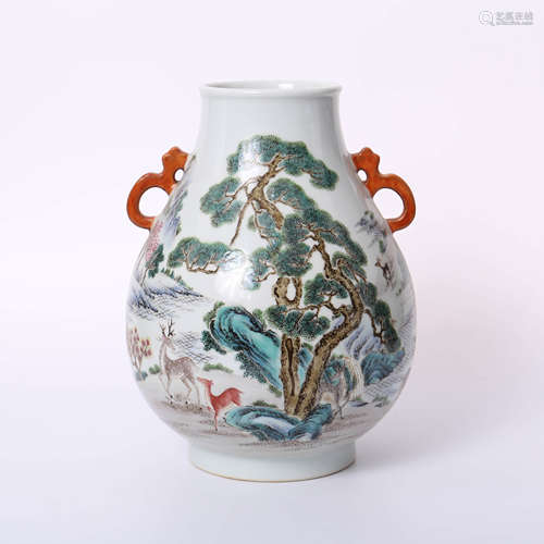 Qianlong of Qing Dynasty        Pastel bottle with two ears