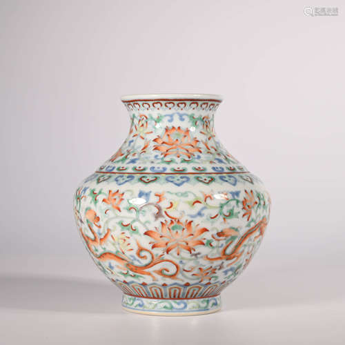 Qianlong of Qing Dynasty           Famille rose jar with dragon pattern