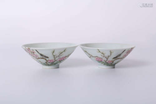 Yongzheng of Qing Dynasty     A pair of pastel dishes