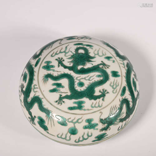 Jiaqing of Qing Dynasty       Green dragon design jar