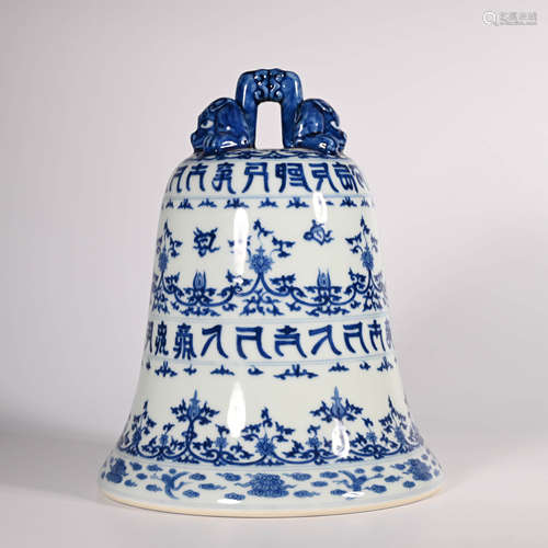 the Qing dynasty        Blue and white bell