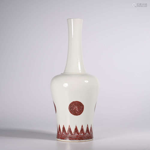 Kangxi of Qing Dynasty       Underglaze red bottle