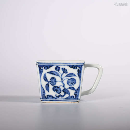 Ming Xuande        Blue and white cup