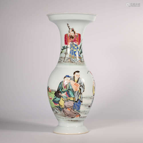 Yongzheng of Qing Dynasty        Pastel bottle