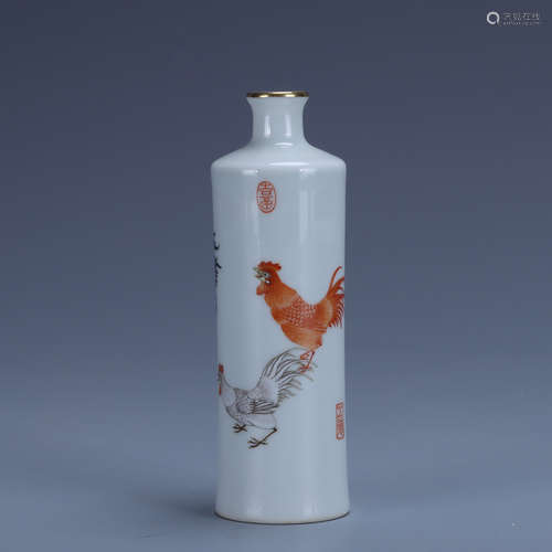 Qianlong of Qing Dynasty          Pastel bottle