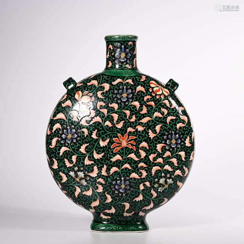 Yongzheng of Qing Dynasty       Pastel bottle