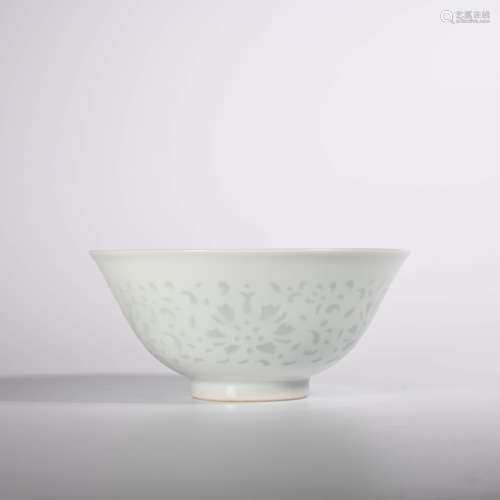 Qianlong of Qing Dynasty         White glaze cup