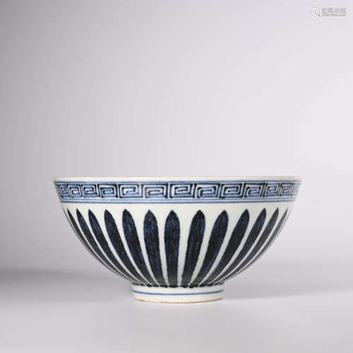 Ming Yongle         Blue and white chicken heart bowl