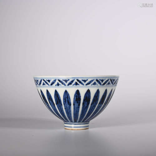 Ming Yongle        Blue and white chicken heart bowl