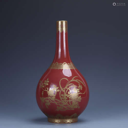 Qianlong of Qing Dynasty       Red color gall bottle