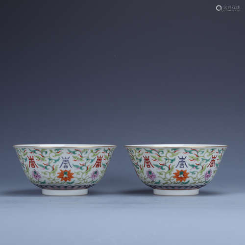 Xianfeng in Qing Dynasty      A pair of famille rose bowls