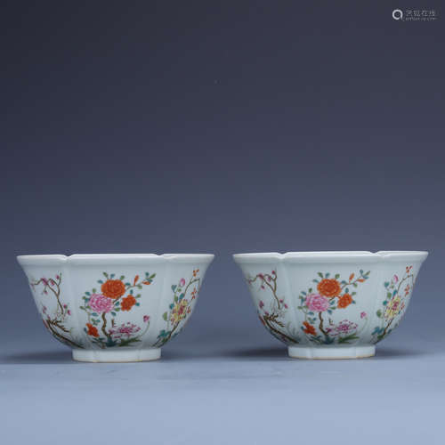 Yongzheng of Qing Dynasty        A pair of famille rose bowls