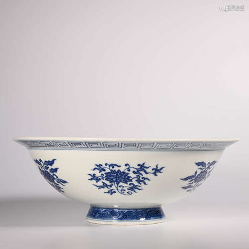 Qianlong of Qing Dynasty       Blue and white bowl