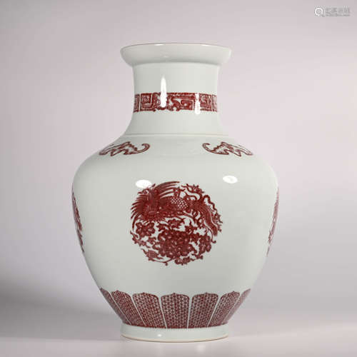 Qianlong of Qing Dynasty        Underglaze red bottle