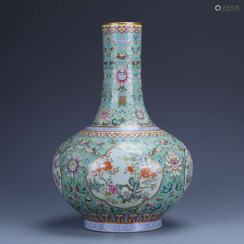 Jiaqing of Qing Dynasty        Pastel bottle