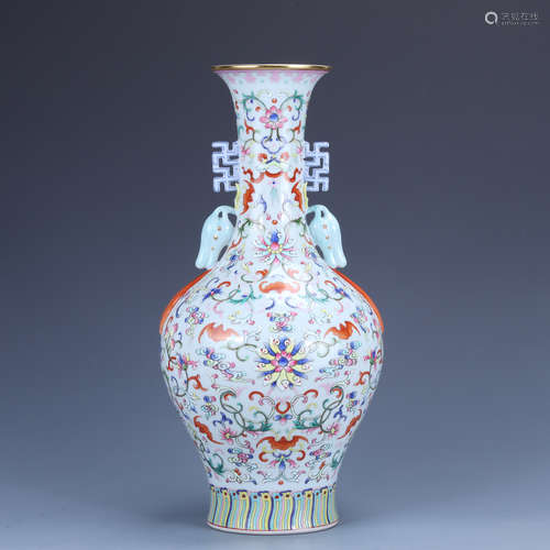 Jiaqing of Qing Dynasty          Pastel bottle with two ears