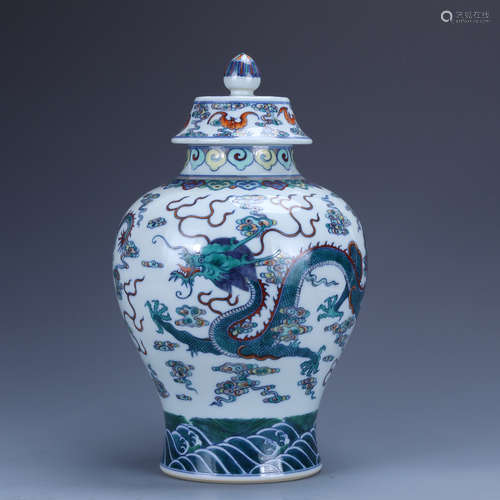 Qianlong of Qing Dynasty      Famille rose jar with dragon pattern