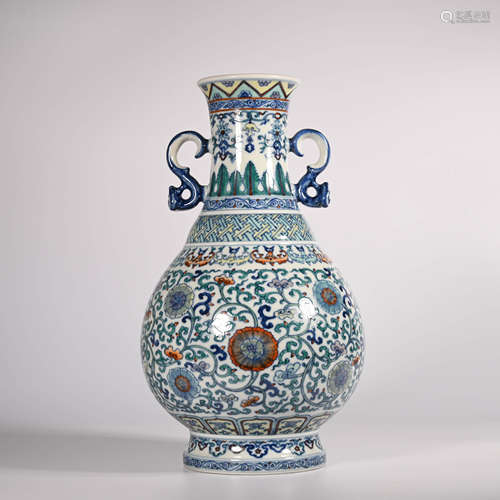 Qianlong of Qing Dynasty        Pastel bottle with two ears