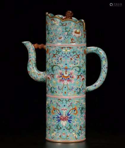 Turquoise-Ground Famille Rose Porcelain Ewer with Cover