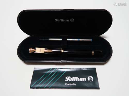 Pelikan R800 Rollerball Pen