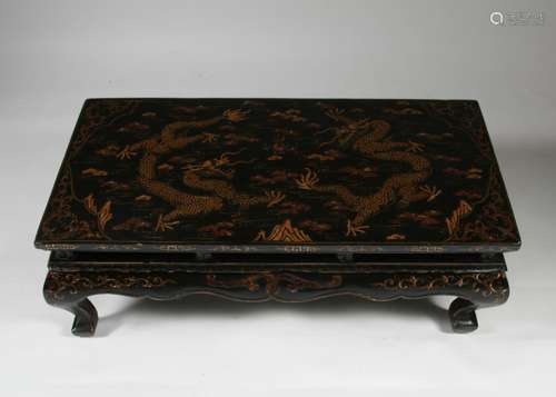 Guangxu Period Kang Table in Lacquer with Gilt Painting