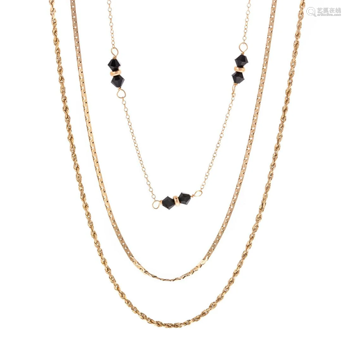 A Trio of Long Chains in Gold