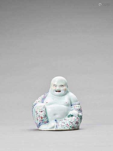 A Famille Rose Porcelain Figur…