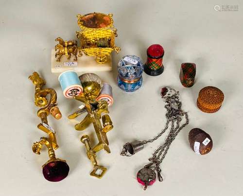 Lot D'objets De Couture