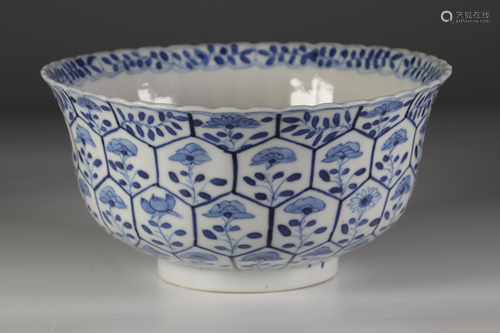 China blanc-bleu bowl with floral decoration, Kangxi