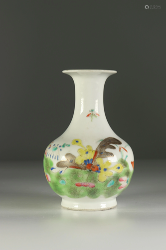 Porcelain vase decorated with butterflies, China 19th.