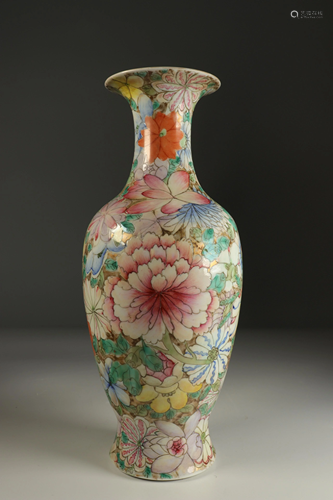 Porcelain vase 1000 flowers. China republic period.