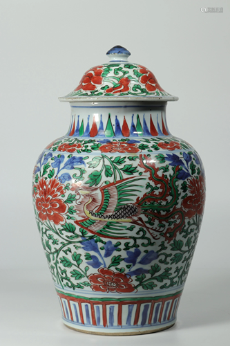 17th century Chinese porcelain covered potiche