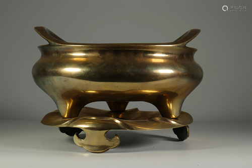 Bronze perfume burner: China late 19th century.