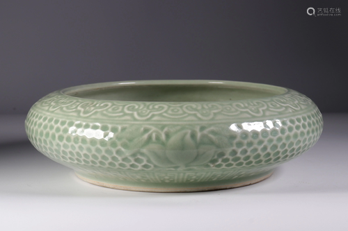 Monochrome celadon porcelain brush rinse, Qianlong