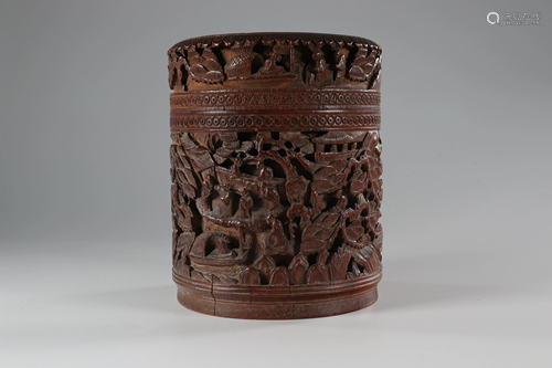 Chinese bamboo box carved with a life scene cover