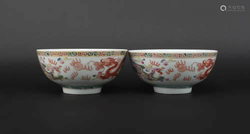 A pair of famille-rose 'dragon and phoenix' bowl