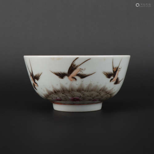 A Grisaille-painted 'flowers and birds' bowl